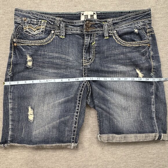 Trademark H Short N Sweet Denim Distressed Bermuda Shorts Size 16 Thick Stitch - Picture 13 of 15
